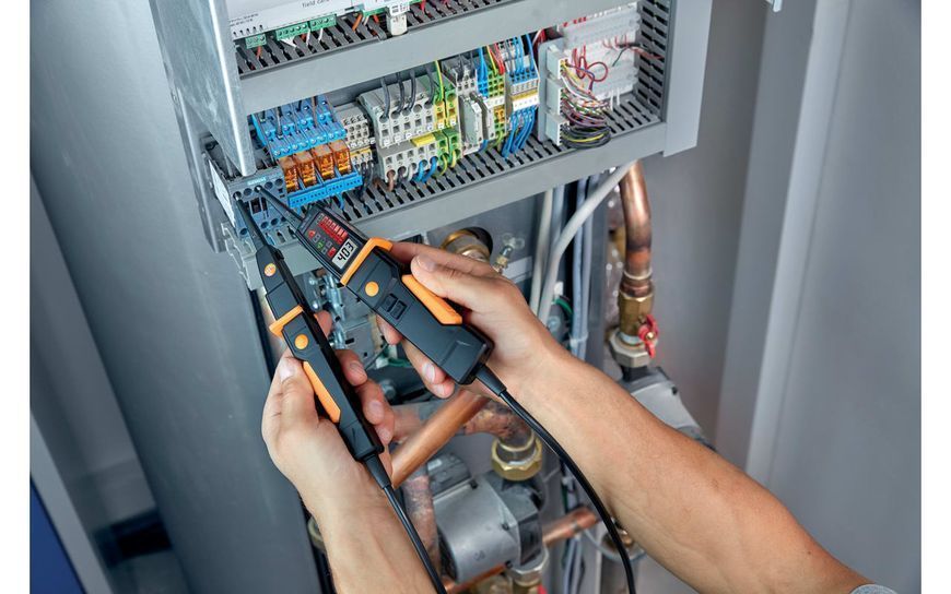 Įtampos testeris Testo 750-3 su LC ekranu ir RCD testavimo funkcija