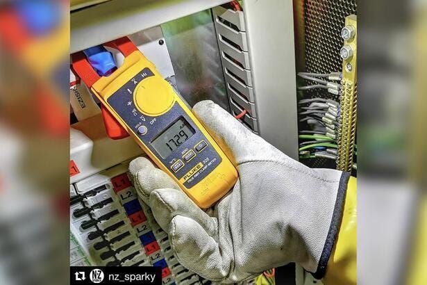 Srovės matavimo replės True-RMS AC/DC Fluke 325 CAT IV 400A