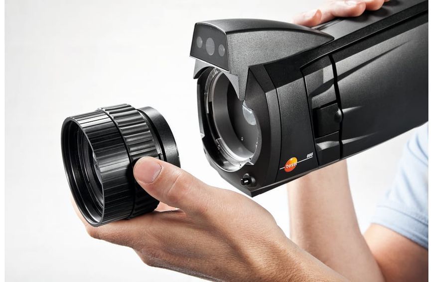 Termovizoriaus rinkinys Testo 890 su 3 objektyvais, įskaitant SuperTele