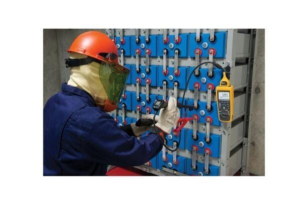 Battery analyzer Fluke 500 Series BT521 resistance voltage temperature and current tester