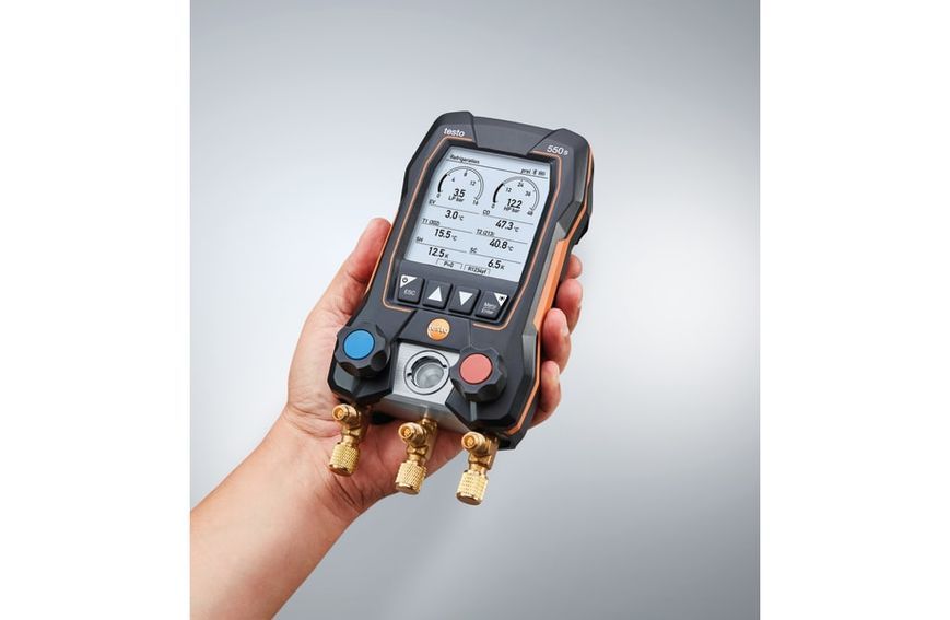 Digitālā manometriskā kolektora komplekts Testo 550s Smart Kit ar uzpildes &scaron;ļūtenēm un bezvadu temperatūras zondēm 0564 5503 фото