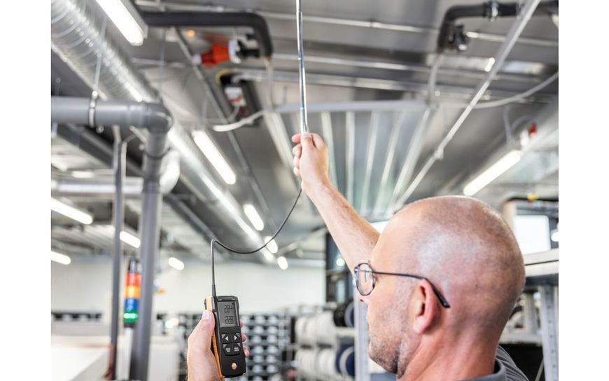 Digital hot wire anemometer Testo 425 with App connection