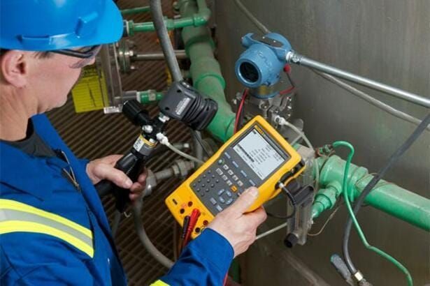 Dokumentuojantis procesų kalibratorius Fluke 754 HART protokolas