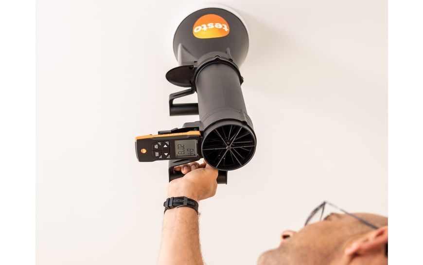 Sparnelinis anemometras Testo 417 komplektas 2 su matavimo piltuveliais ir srauto tiesintuvu