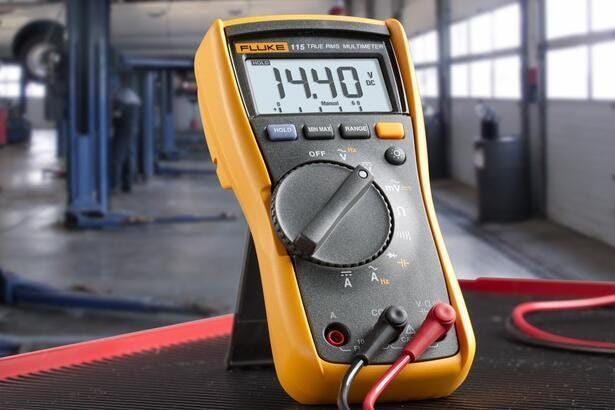 Field Service Digital Multimeter Fluke 115 True-RMS CAT III 600 V