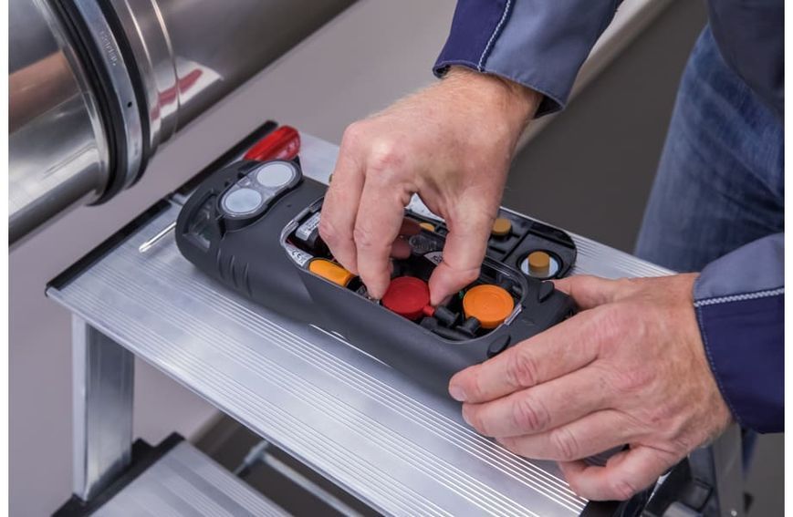 testo 340 - suitsugaaside anal&uuml;saator t&ouml;&ouml;stuslikuks kasutamiseks