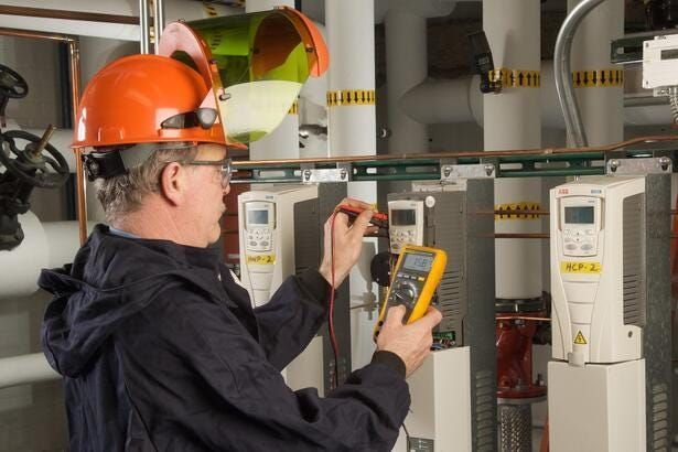 Industrial Digital Multimeter Kit Fluke 179/EDA2 CAT IV 600 V / CAT III 1000 V with Accessories
